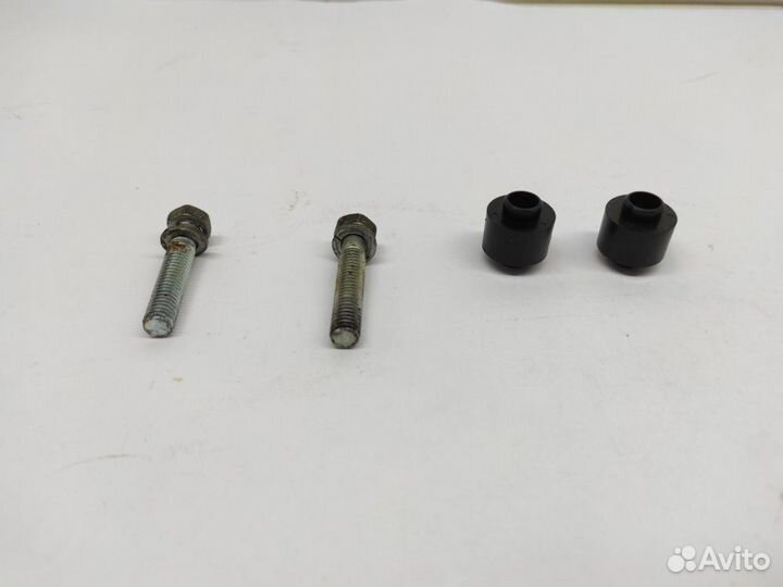 Проставка топливной рейки Toyota Mark2 GX90 1GFE