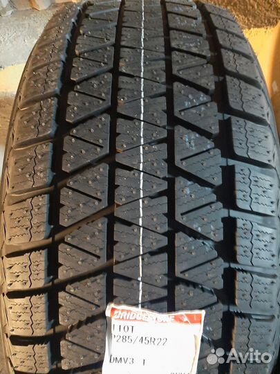 Bridgestone Blizzak DM-V3 285/45 R22 110T