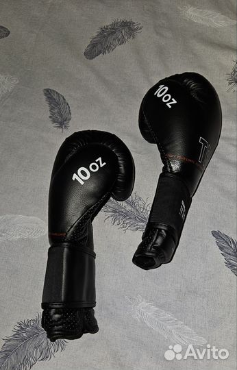 Боксерские перчатки 10 oz