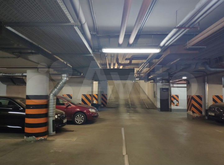 Машиноместо, 14 м²