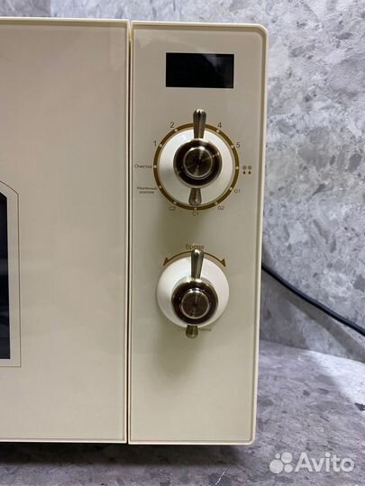 Микроволновая печь hiberg VM-4285 YR бежевая