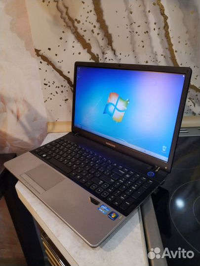 Ноутбук Samsung np300e5a