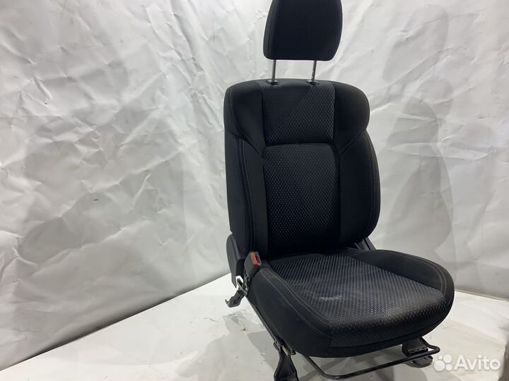 Сидения передние Mitsubishi Outlander 3