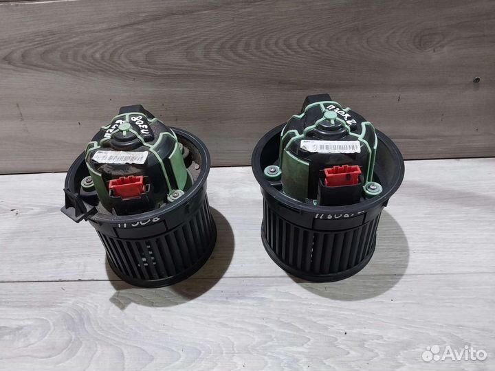 Моторчик печки Peugeot 308