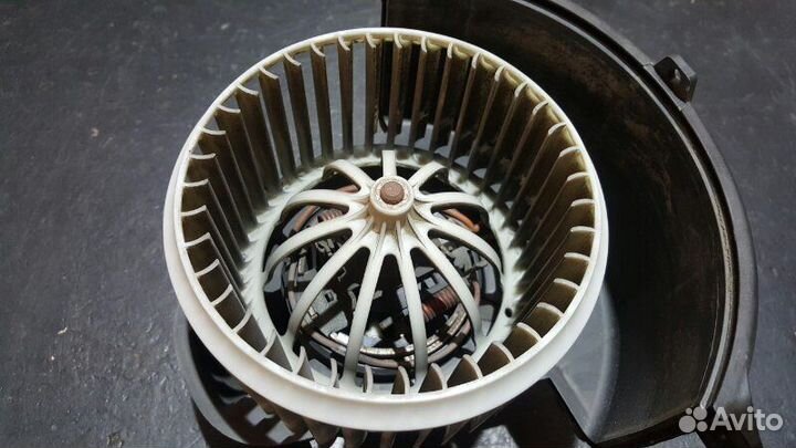 Мотор печки Porsche Cayenne 957 M48.51 08