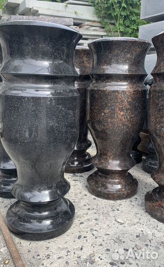 Вазы из гранита