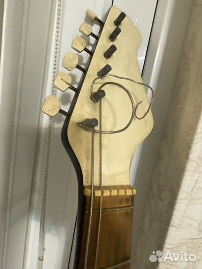 Электрогитара СССР свердловская тоника