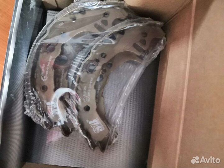 Тормозные колодки задние барабанные