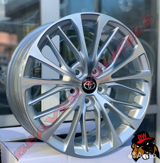 Диски Toyota Camry V70 R17 5x114.3 Silver