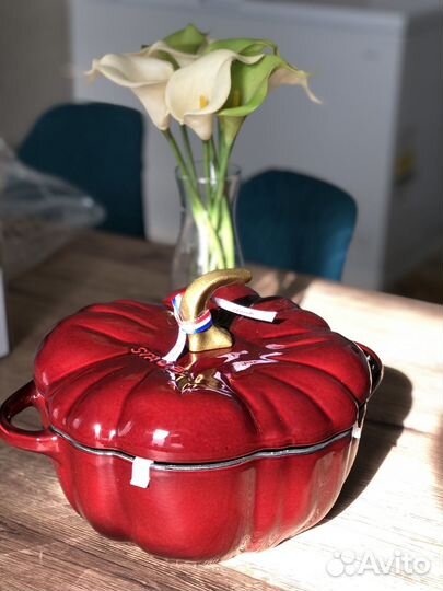 Кастрюля чугунная staub