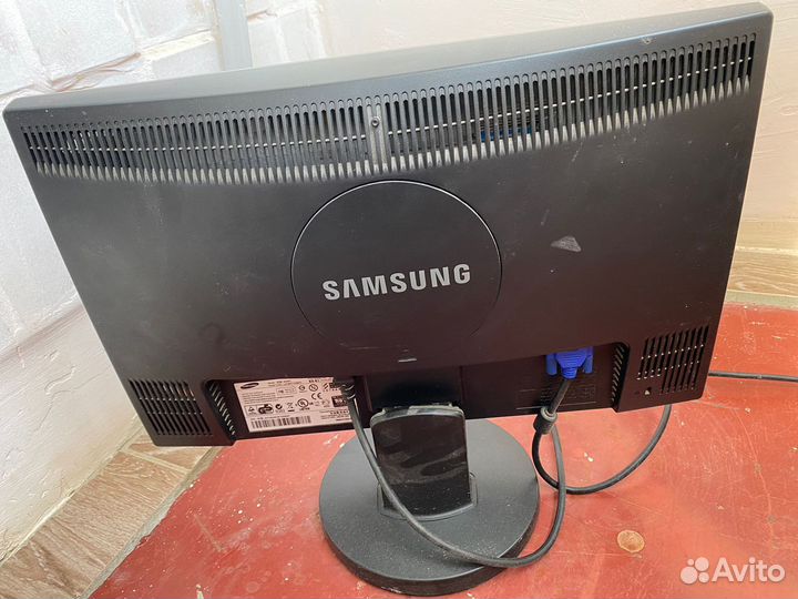 Монитор Samsung