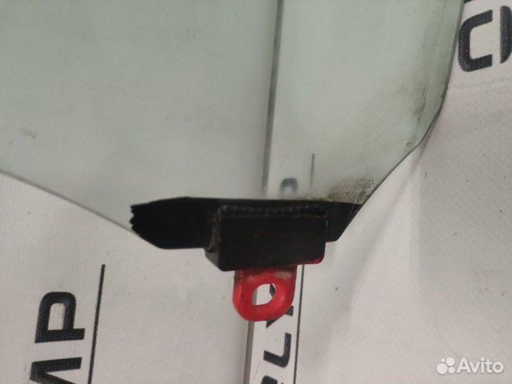 Стекло двери переднее левое Toyota Echo NCP12L