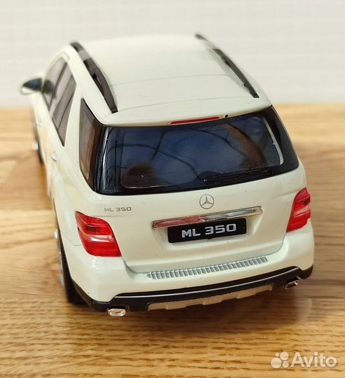 Коллекционная модель Mersedes-Benz ML350 1:24