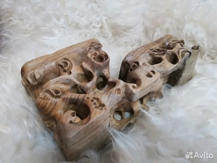 Постамент из сандала