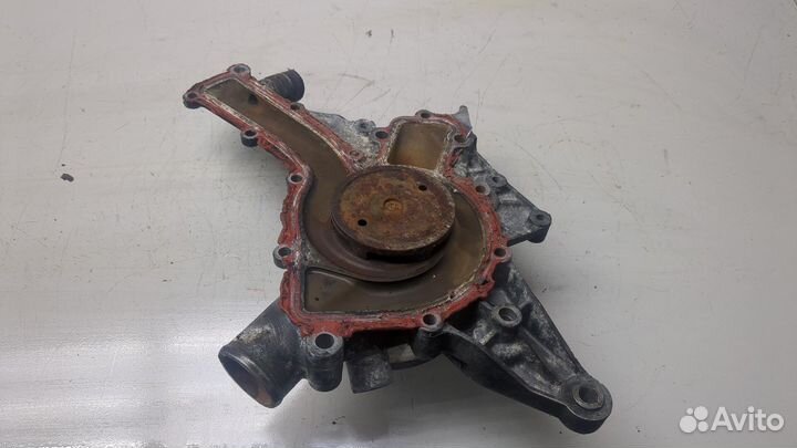 Насос водяной Mercedes E W210, 1997