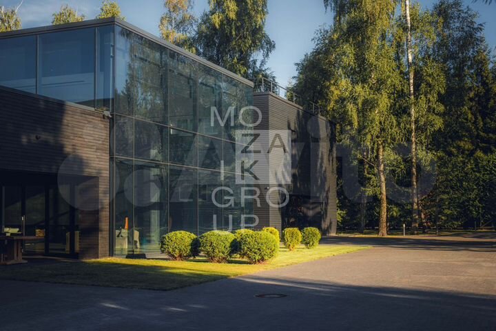 Дом 1853 м² на участке 49 сот.