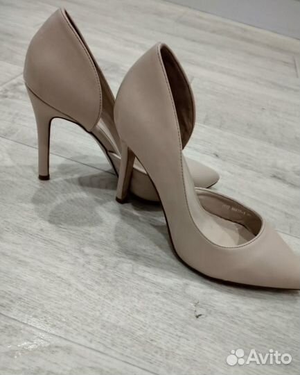 Туфли женские 38 размер бежевые
