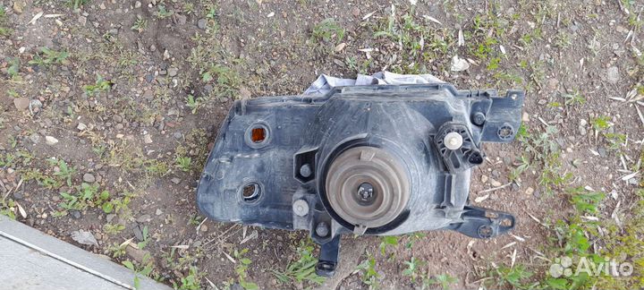 Передняя фара Паджеро 3 рейсталинг