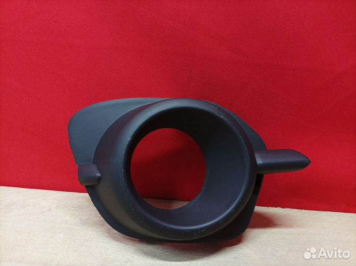 Окантовка птф правая Pajero Sport 2 2008-2015