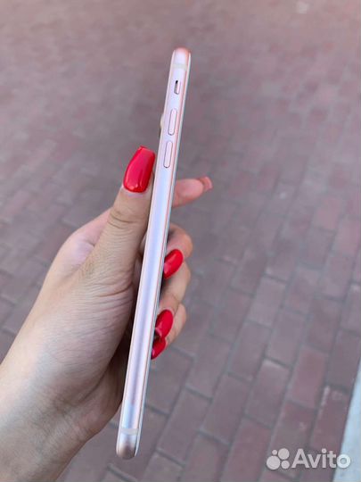 Телефон iPhone 8 plus