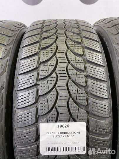 Bridgestone Blizzak LM-32 225/55 R17