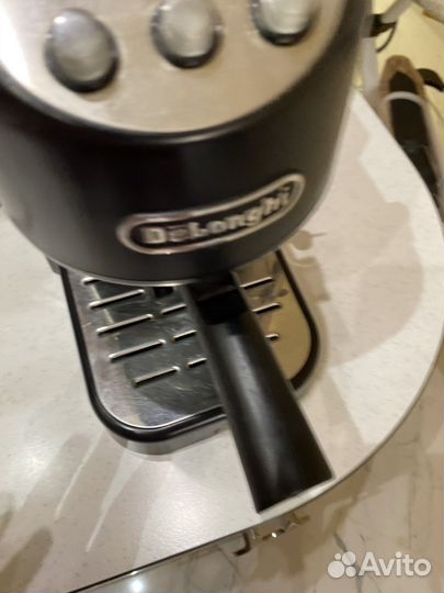 Кофеварка рожковая delonghi