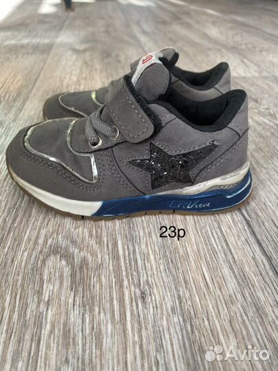 Кроссовки детские 23 размер