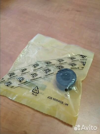 Ролик направляющий заднего стекла JCB 331/28223