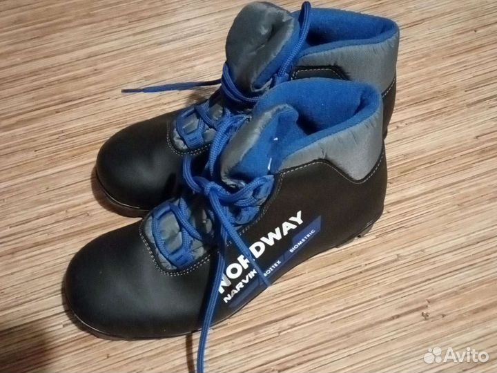 Лыжные ботинки