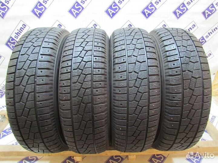 Kumho I'Zen Stud Snow KW11 235/70 R16 97P