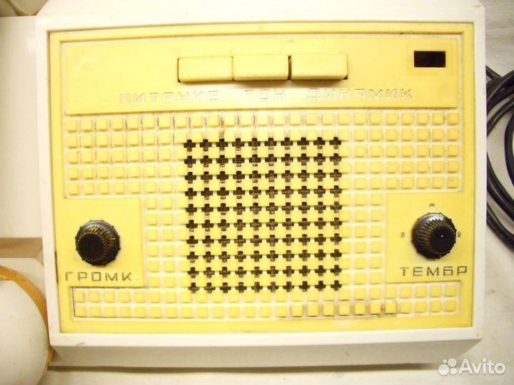 Старинная кв радиостанция нива-М