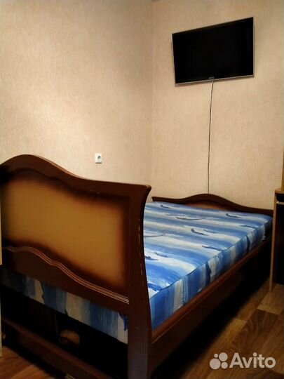 Кровать двухспальная с матрасом