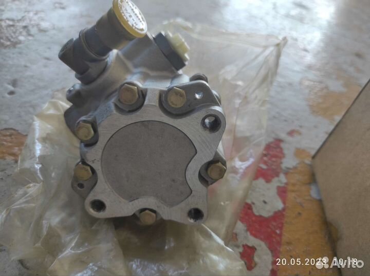 Насос гидроусилителя руля 8D0145156K