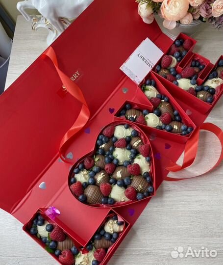 Клубника в шоколаде коробка Мама,Лавью