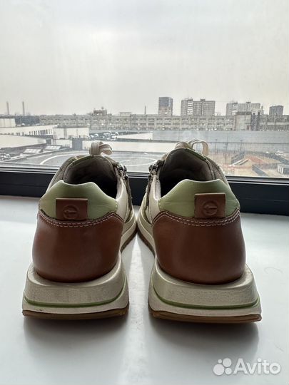 Кроссовки женские Tamaris 38