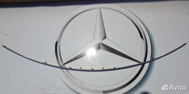 Молдинг крышки багажника Mercedes W221