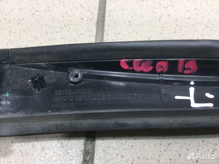 Молдинг лобового стекла левый Kia Ceed универсал