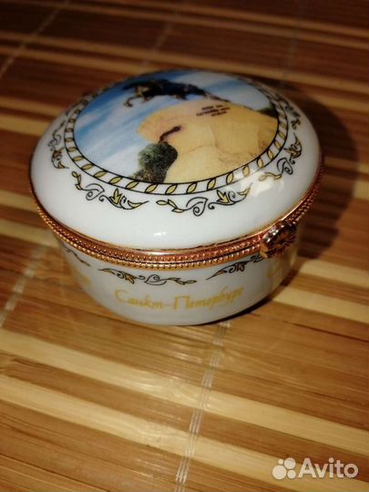 Шкатулка фарфоровая Санкт-Петербург