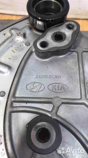 Крышка двигателя Hyundai Genesis 213502C101