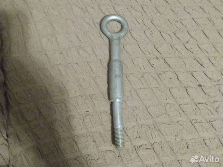 Буксировочный крюк volvo