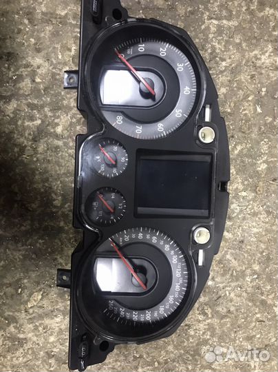 Щиток приборов Volkswagen Passat B6