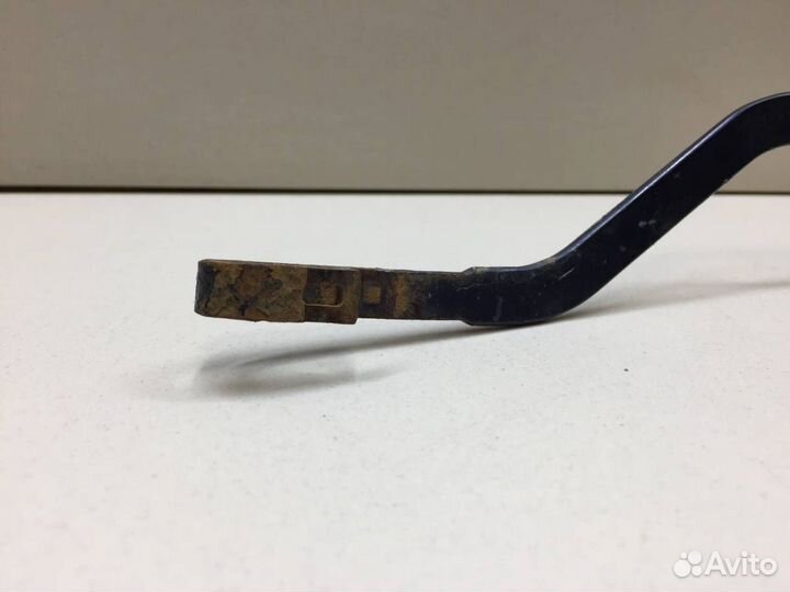 Поводок стеклоочистителя передний левый Hyundai So