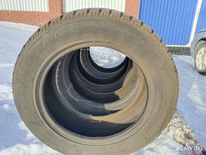 Goodyear UltraGrip 500 255/55 R18