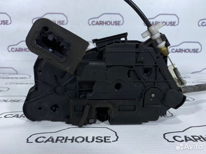 Замок двери передний левый Volkswagen Jetta 6 2010