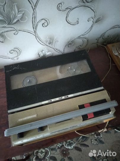 Катушечный магнитофон daina