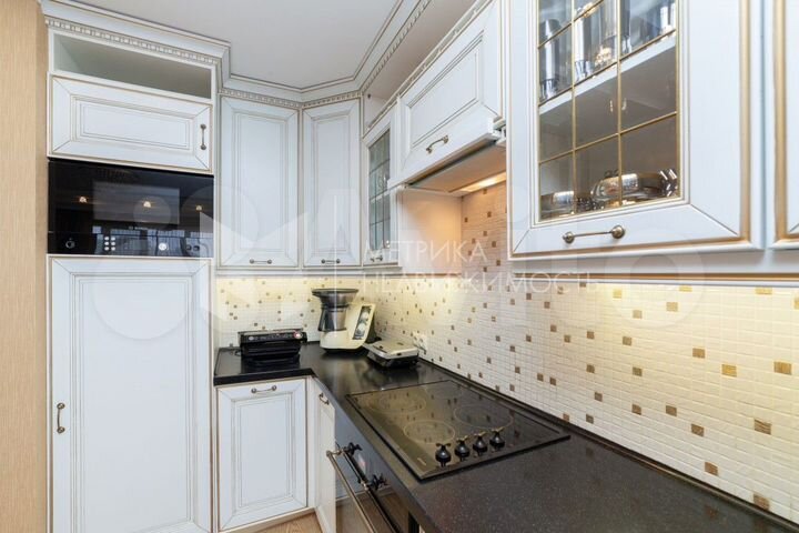 3-к. квартира, 92 м², 9/10 эт.