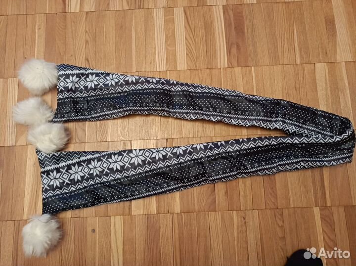 Шарф с помпончиками