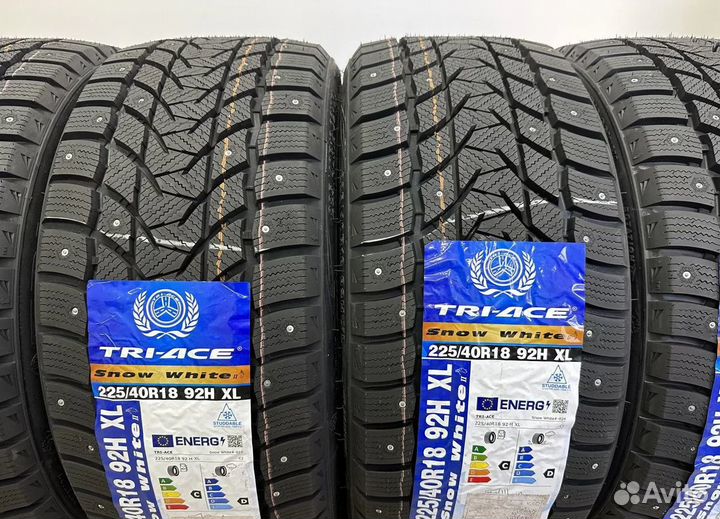 Tri Ace Snow White II 225/40 R18 74H