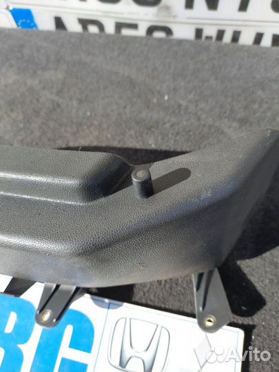 Обшивка багажника правая Opel Astra H хэтчбек