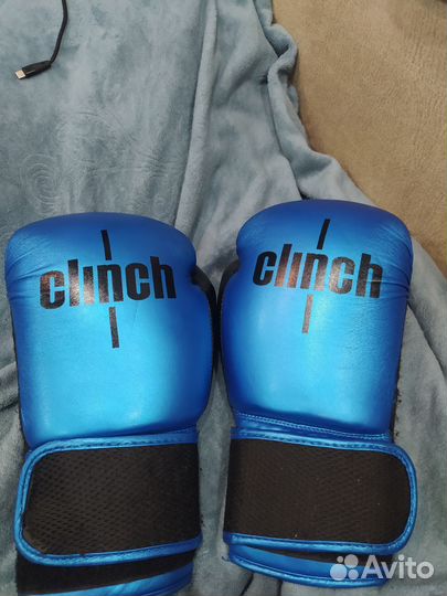 Боксерские перчатки clinch aero 12 oz